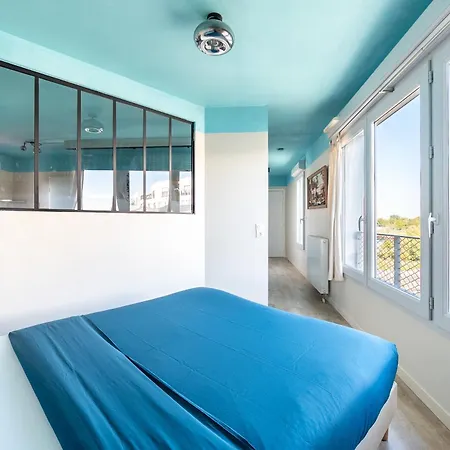 A Deux Pas Du Metro Parisien Apartment